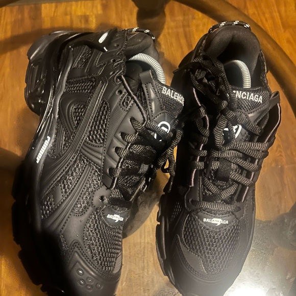 Balenciaga Runners Matte Black - Picture 2 of 5